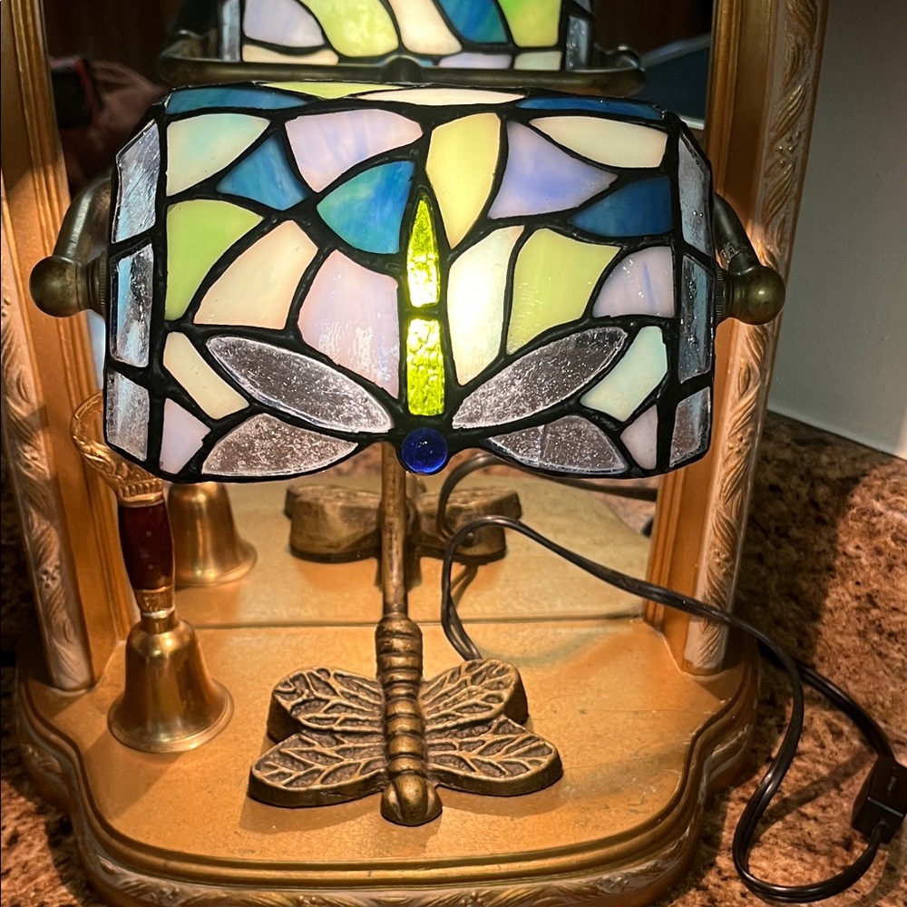 Tiffany style dragonfly lamp